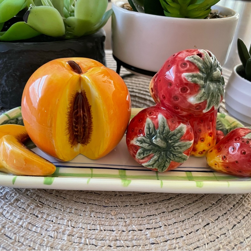 Vintage Bella Casa By Ganz 3 Piece Set. Fruit Salt and Pepper Shakers